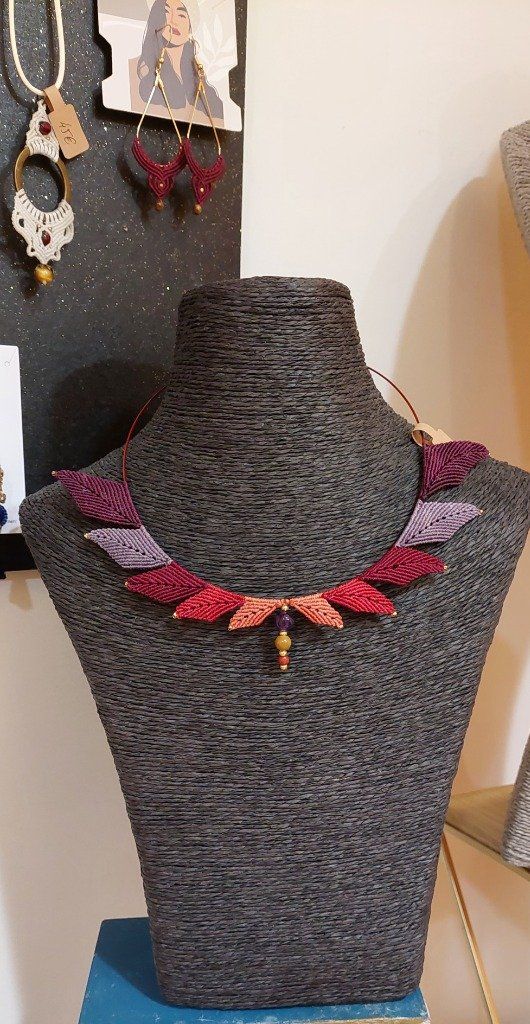 Bijoux micro macramé, lin ciré, pierre naturelles semi précieuses